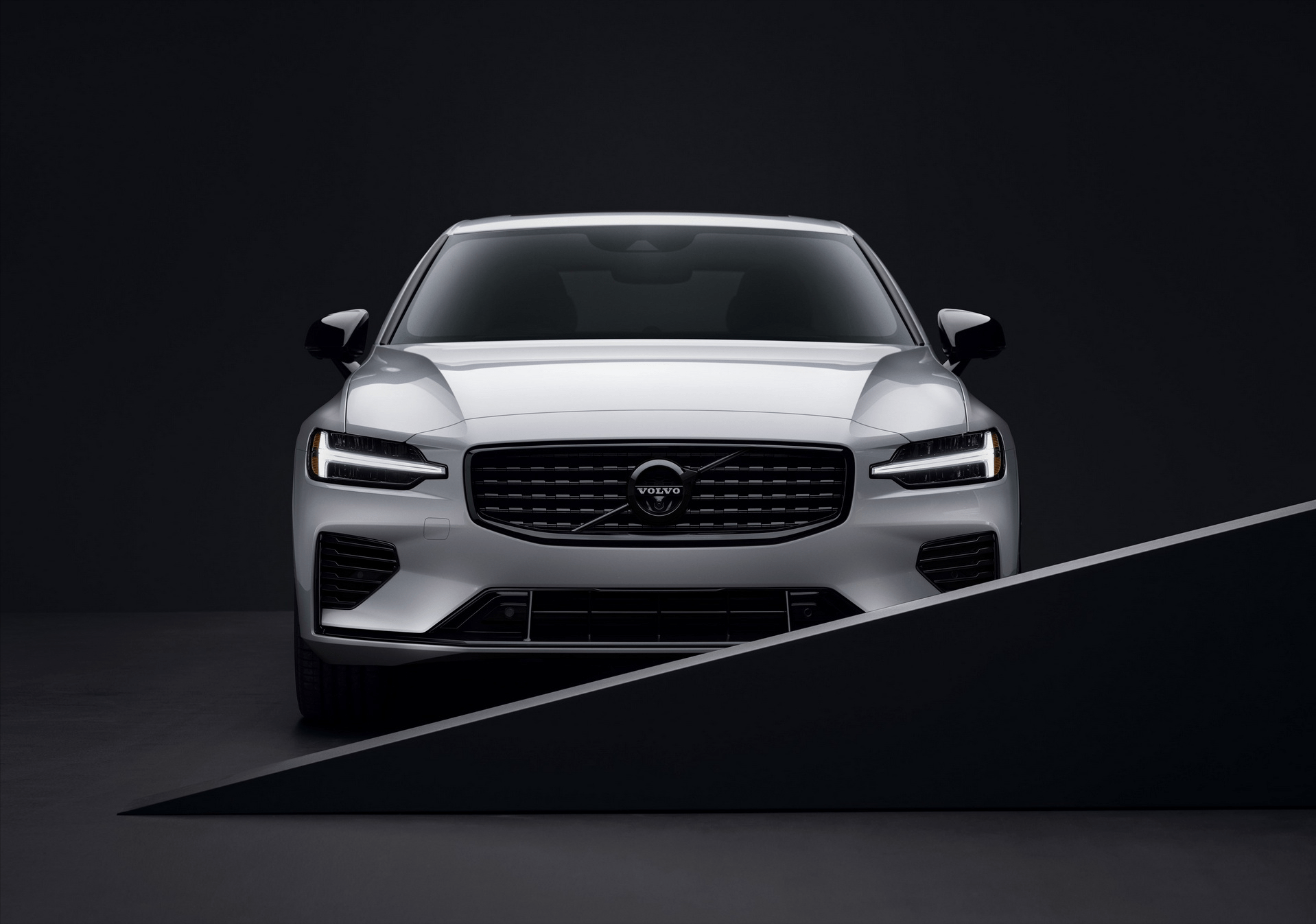 限量450台,售价低于4万美元,2022款沃尔沃s60黑色版首次亮相_搜狐汽车