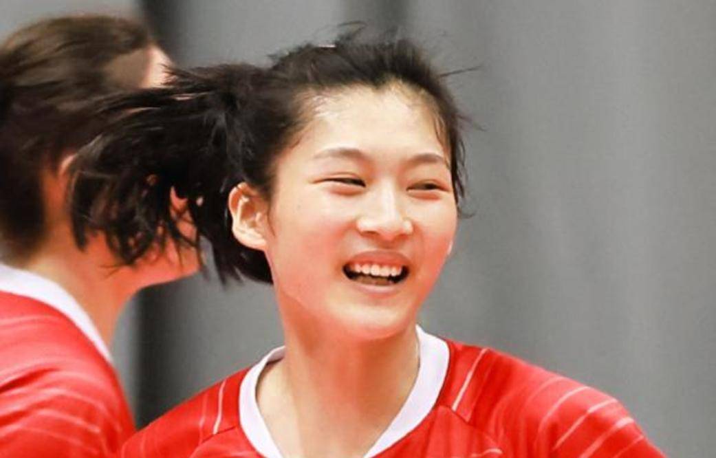 山东女排2度遭遇滑铁卢!弃用宋美丽令人不解,新赛季还进4强机会!
