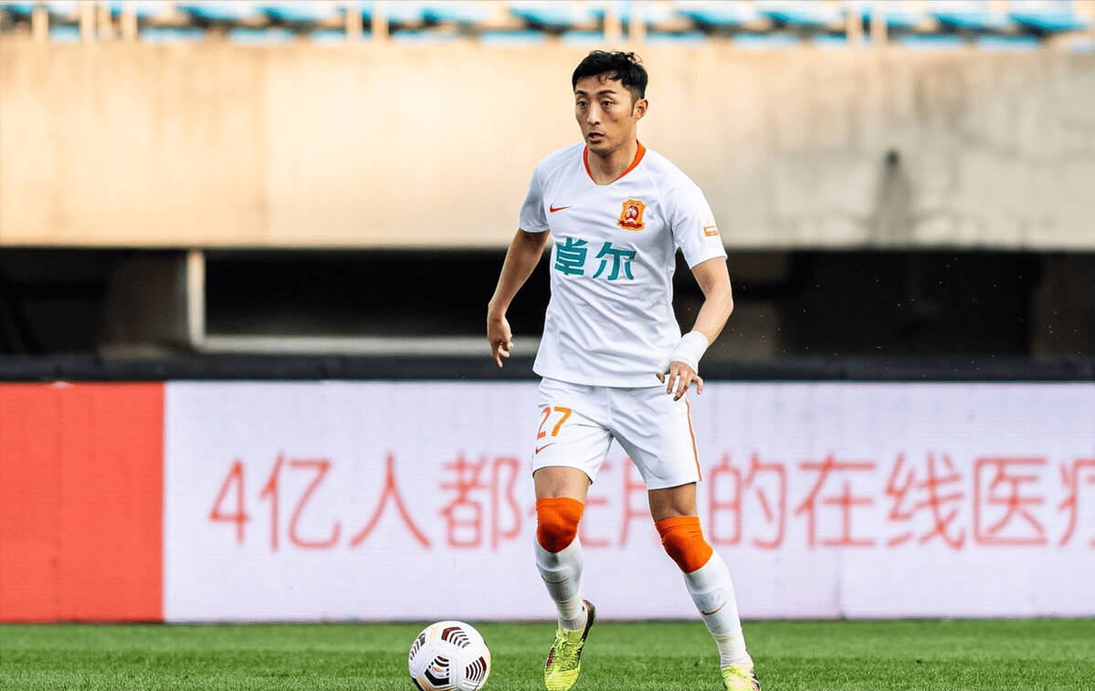 武汉或与2名大连籍球员解约,曾是大连89一代翘楚_赵宏略_赛季_杨博