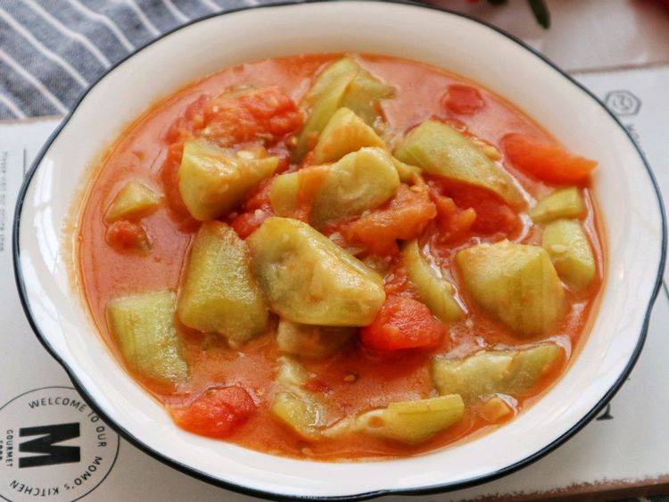 原创丝瓜和番茄的完美搭配简单一炒开胃下饭家人都爱吃