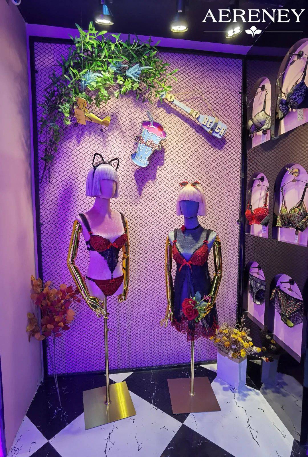 2022s/s性感不止一面95aereney爱亦心伊现场还通过静态展 动态展的