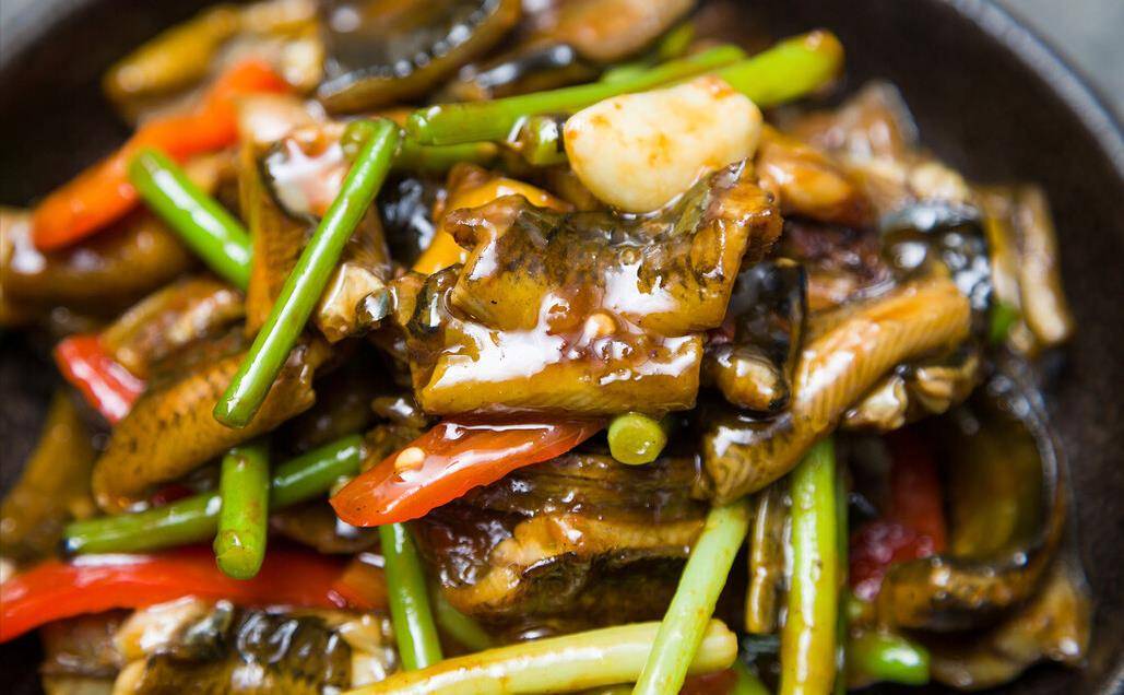 下锅|黄鳝不管怎么做,切忌直接下锅,提前多做2步,又鲜又嫩没腥味