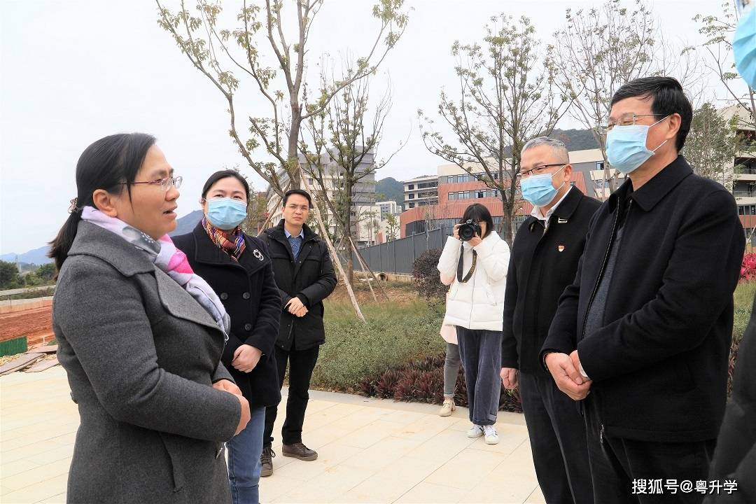 2月24日上午,肇庆市鼎湖区委副书记,区长梁健梅一行莅临广州应用科技