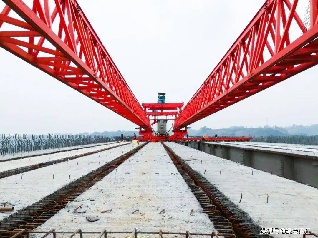 蒲江人蒲丹快速路板栗坡大桥全线贯通了