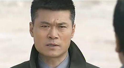 丁洛山的扮演者是赵恒煊,赵恒煊是一名影视男演员,他曾出演过《白眉