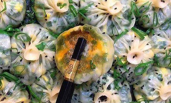 面包|生煎包这样做，无需发面揉面，10分钟就出锅，当早餐，营养又顶饱