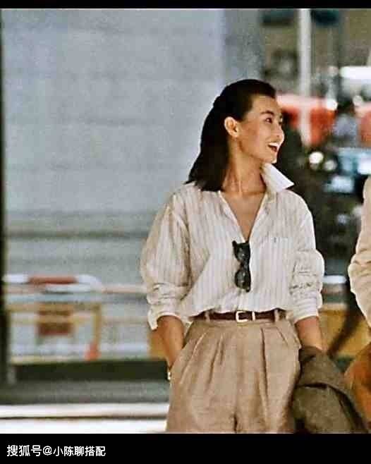 层次 贵气有质感的“卡其神裤”,优雅女人这样穿,比小白裤更高级