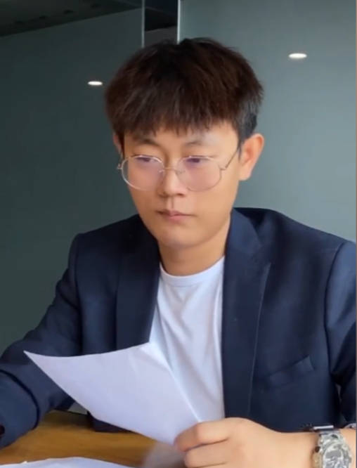 从配角到坐拥900万粉丝，刘大悦本可以靠颜值，却偏偏要当搞笑女_角色_视频_母亲