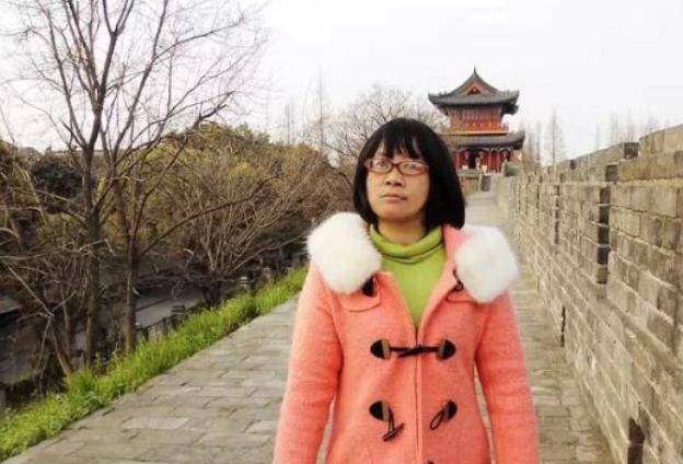 从“脑瘫诗人”到被人唾弃,余秀华直言:我错就错在只是底层农妇!