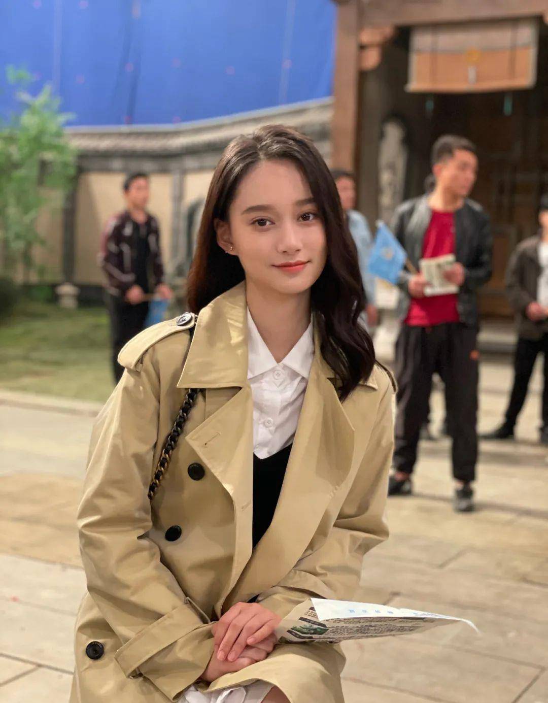 棕色画眉不贴骨，一定很辛苦（宋小宝让我顿悟）