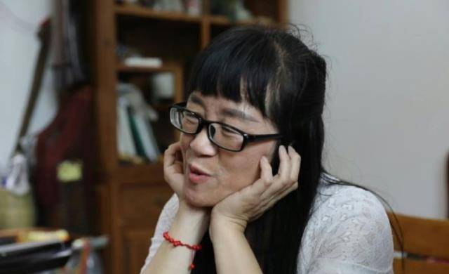 从“脑瘫诗人”到被人唾弃,余秀华直言:我错就错在只是底层农妇!