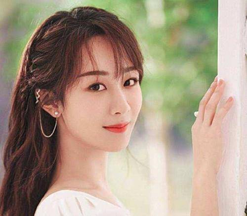 因为|曾半夜遭换角被赶出剧组,如今自立门户成为资本,杨紫经历了啥?