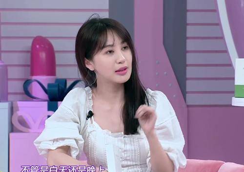 耳环 李菲儿的“透明耳环”火了，本以为会很单调，却成邻家女孩最爱