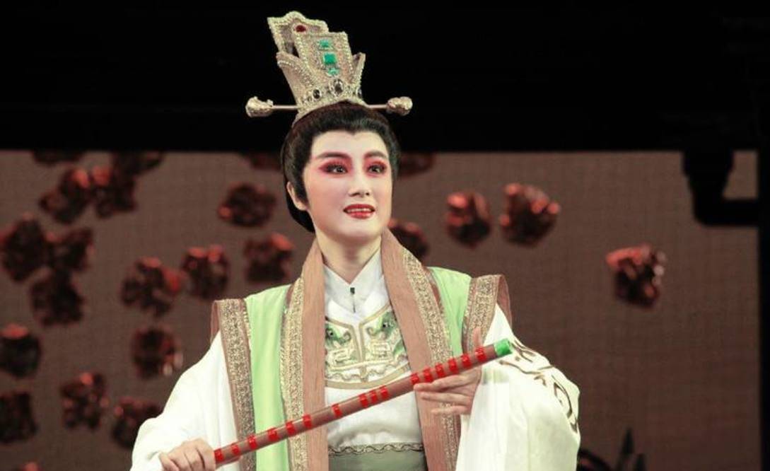 张宇峰舞台上帅气硬朗生活中清秀美女淡出越剧太可惜