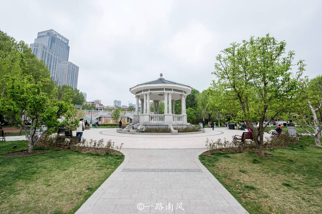 大城市|实拍天津“相亲公园”，面积不大，颜值欧化，很多外地游客没留意