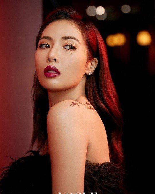 Bitch“小野马”金泫雅《VOGUE》画报公开，与 YSL 最配的“Bitch”