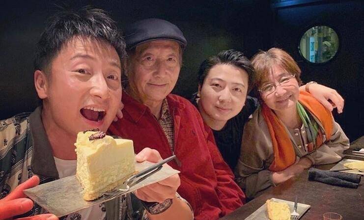 这一天对于他来说非常特别,也是"母亲的受难日"