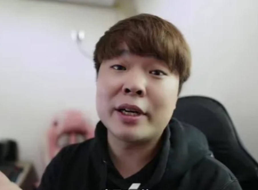 200w粉丝的男吃播,7万低价"卖号",自曝月收入5000还不上房贷_康大飞