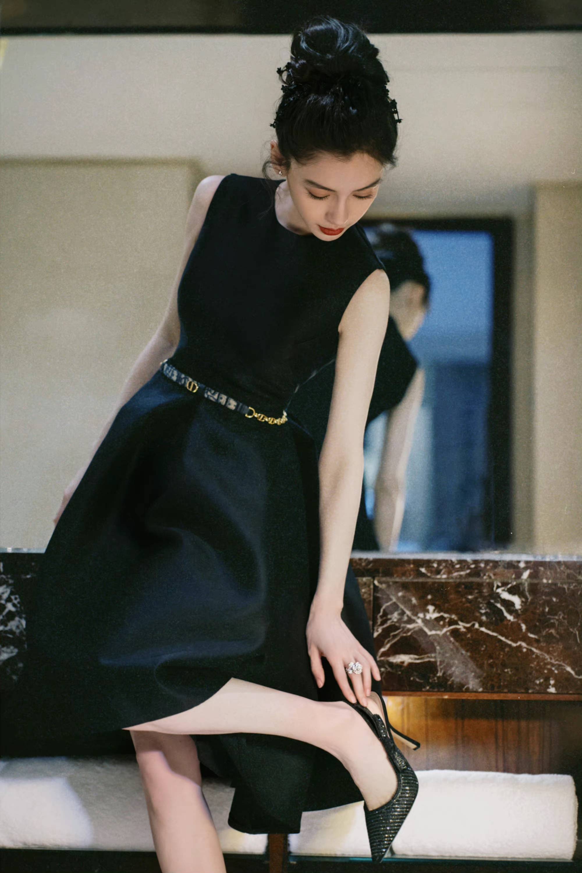 angelababy黑色长裙造型_长裙_黑色_造型