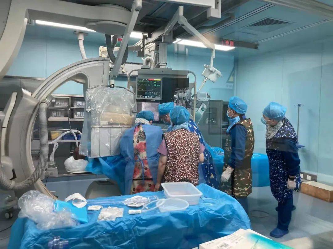 胸痛|咸阳市中心医院：多学科协作，一台“安静”的冠脉介入手术顺利完成