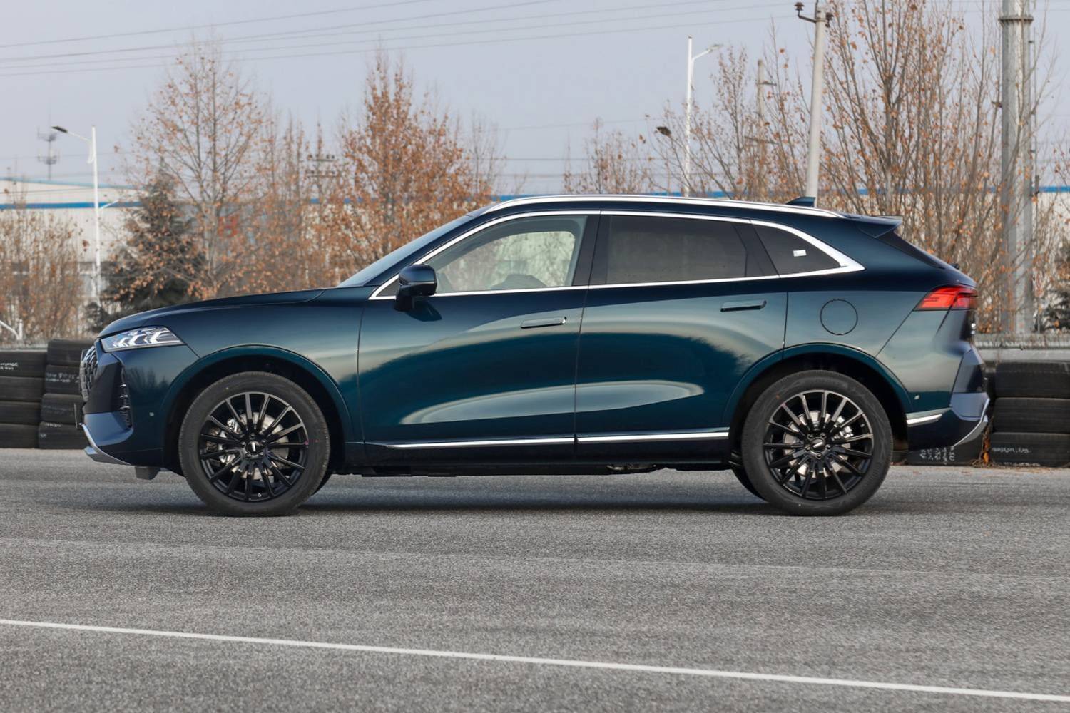 魏牌摩卡dhtphev正式上市不用再为续航而焦虑售2950万元起