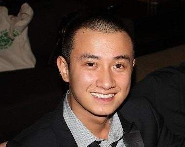 原创文章罕见露面遭吐槽秃头严重已成大爷形象同前妻形成鲜明反差