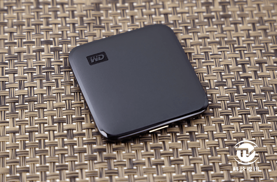 27g的随身存储精灵 西数WD Elements SE PSSD评测