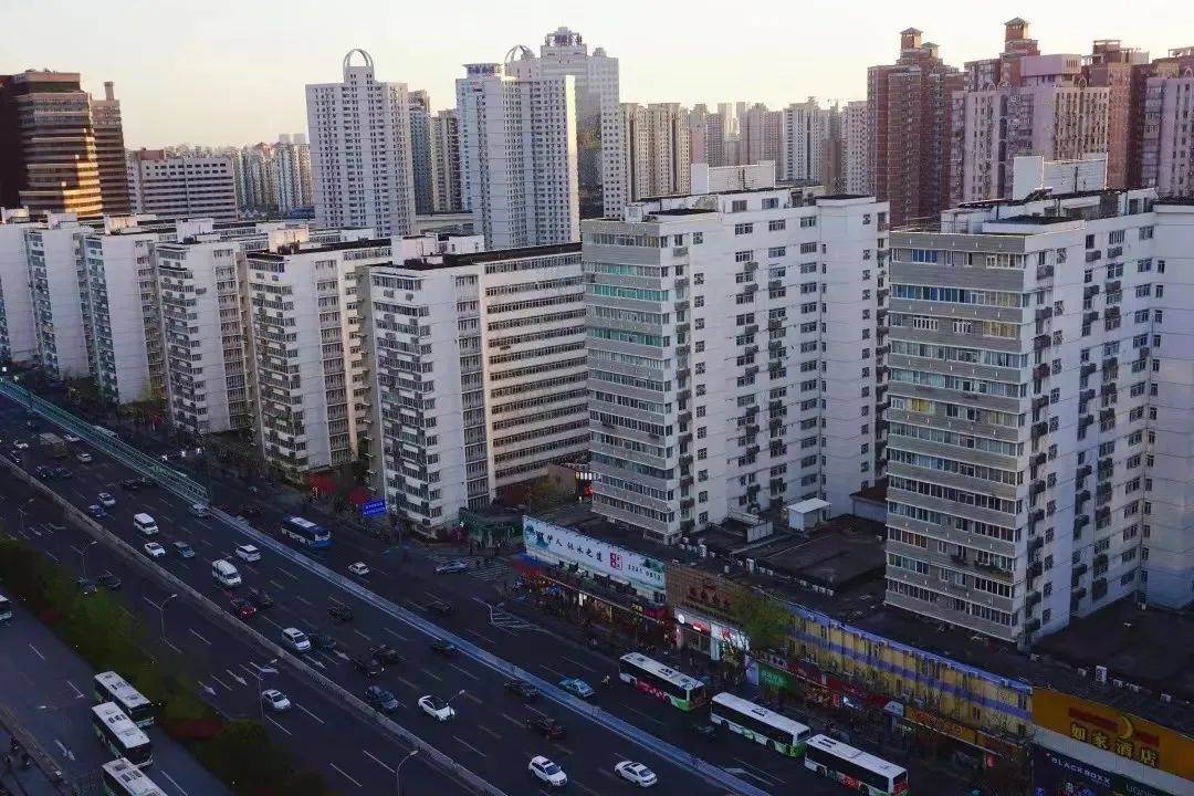 漕北高层位于漕溪北路裕德路,又名徐汇新村,是新中国成立后上海最早