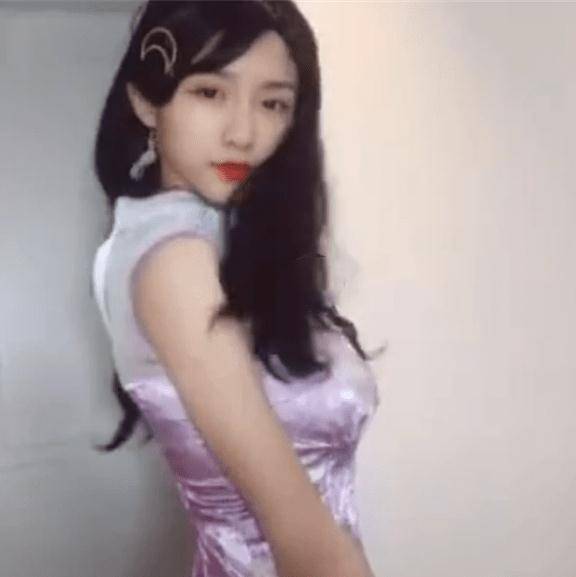 女网 周扬青穿旗袍，韩安冉穿旗袍，冯提莫穿旗袍，看到艾比：心动