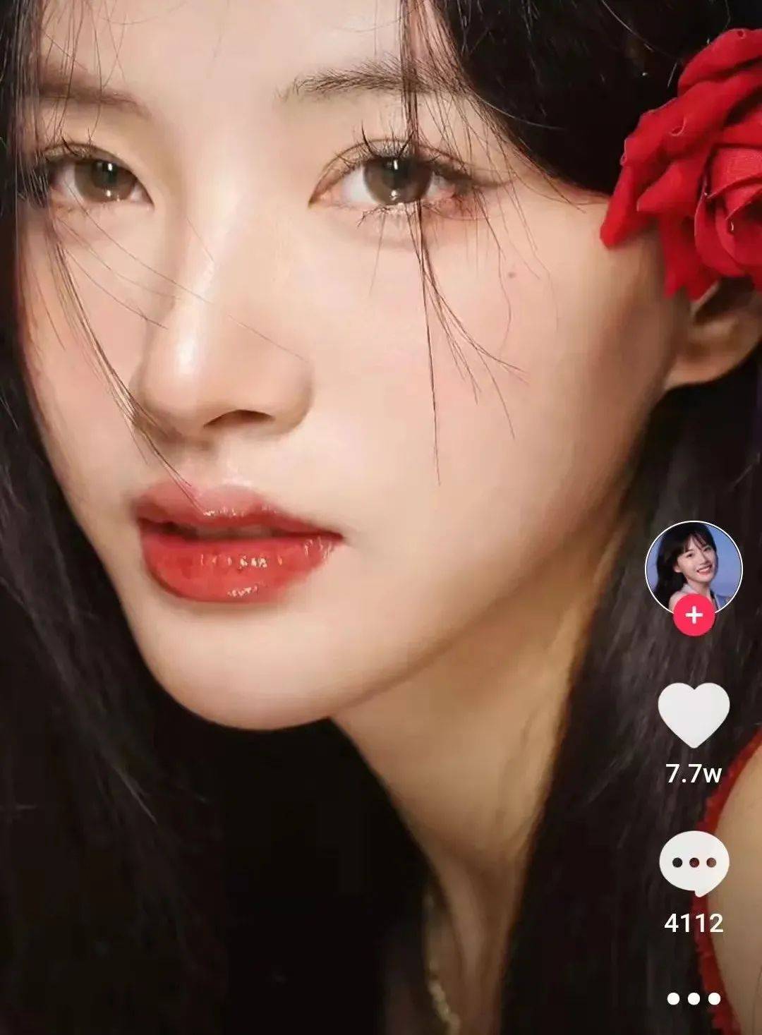 八卦爆料网红圈也出了个淡颜系美女！旧天台随便一拍她就火了？