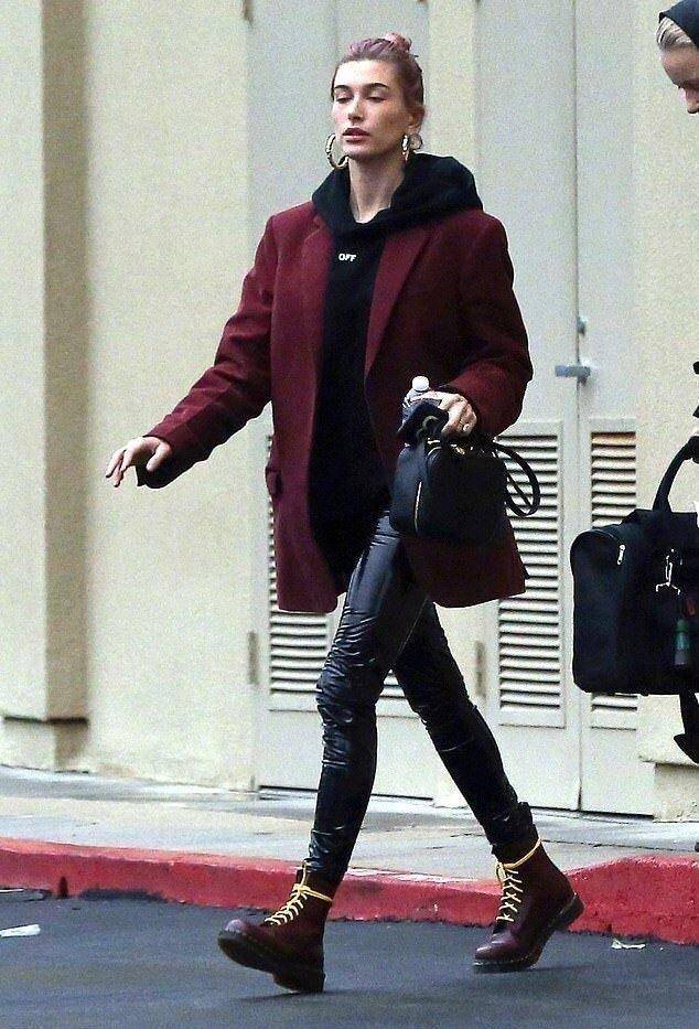 黑色 90后超模海莉示范冬季卫衣怎么穿,适合所有人借鉴,时髦又保暖