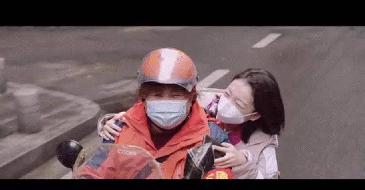 寒冬|票房预售第一!贾玲、黄渤的“年度温暖大片”唤醒了沉睡的市场!