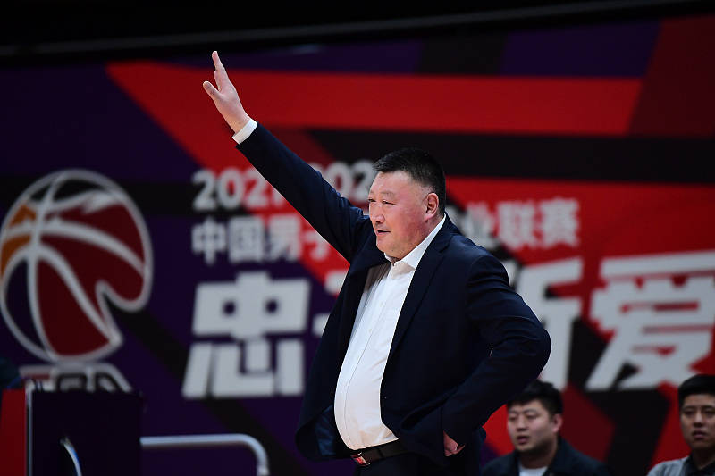 212cm高塔力扛超级内线,成山西男篮赢球关键功臣_葛昭宝_比赛_个人