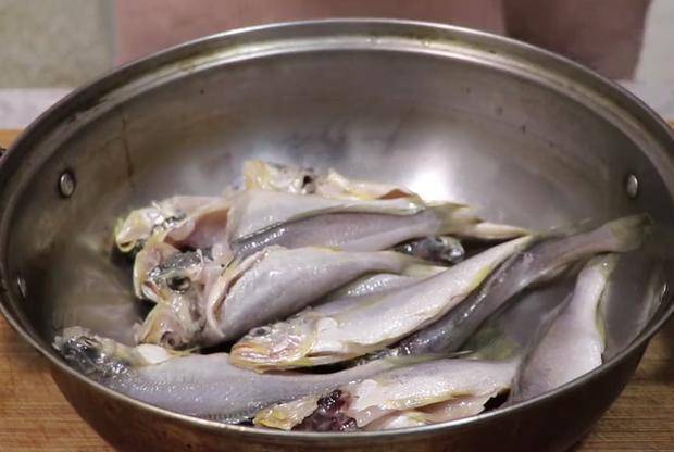 原创
鲜香酥脆的椒盐小黄鱼,烹饪简单,营养好吃,不错的家常美味