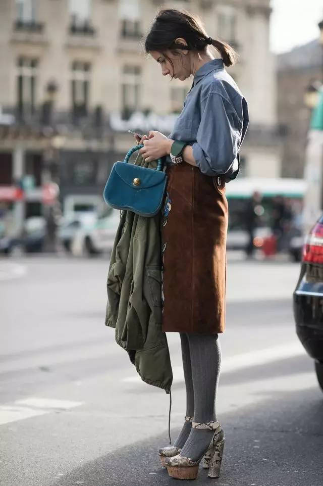 短裙 秋冬必备的打底袜,怎么穿才不会太土气?从挑选到搭配都很关键