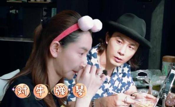 戚薇36岁佟丽娅老成这样?黑眼袋严重吓坏众人,粉丝:丫丫擦下眼霜吧