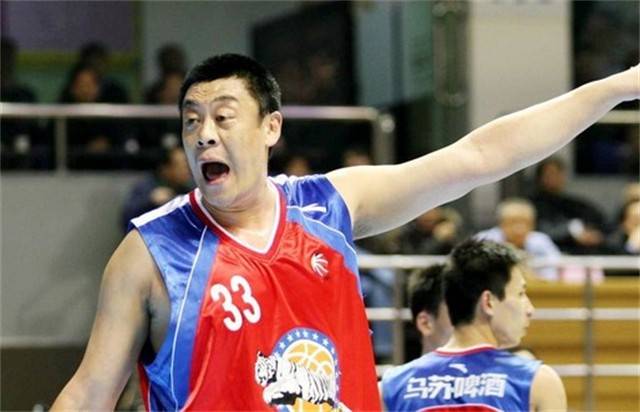 原创中国男篮骄傲曾经的亚洲第1中锋单涛退役后过得如何