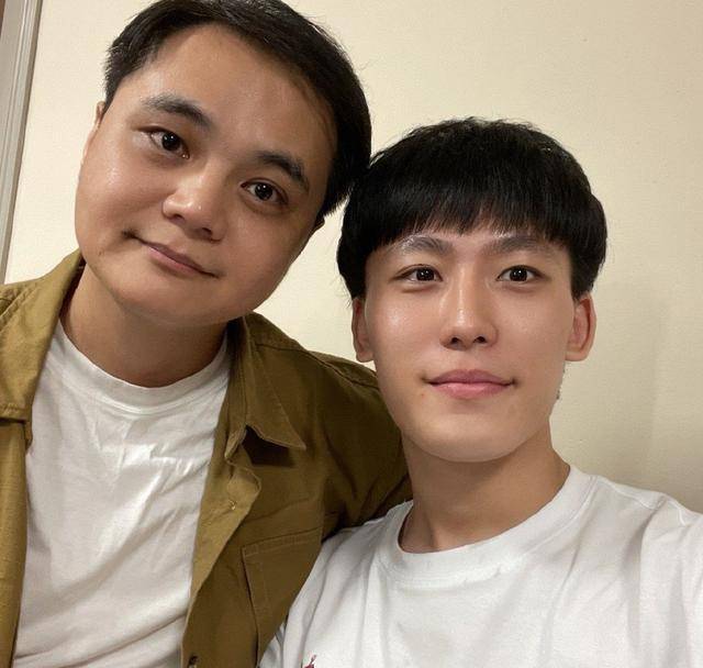 德云社郎昊辰雪中画画却遭师父高峰调侃直接带偏评论区画风