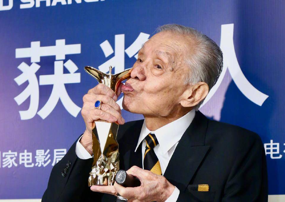 常老|常枫成为上影节年龄最大的影帝，他是何许人也？演艺经历超70年