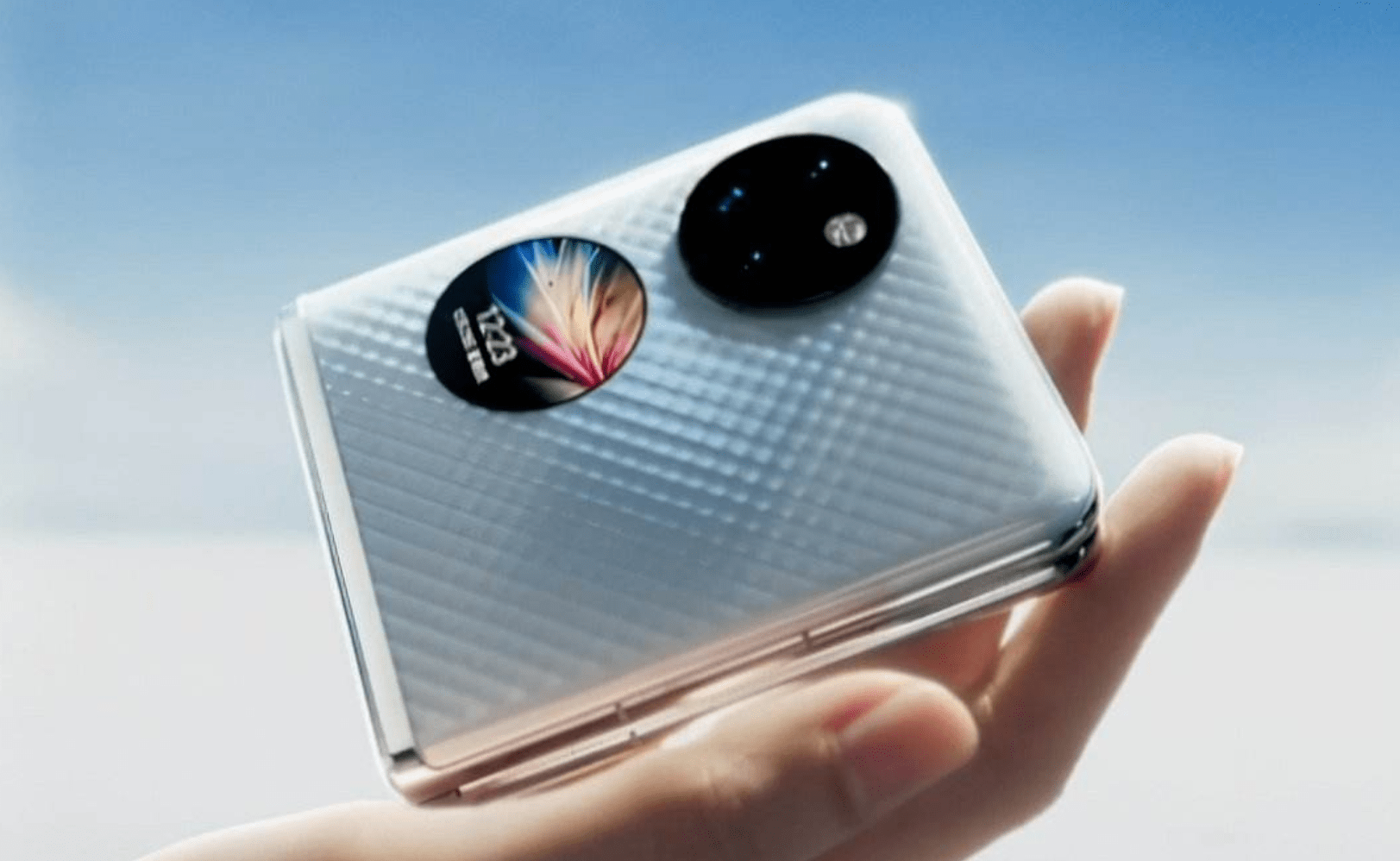 曾经是3~8妇女节，现在是3~8女神节，华为P50 Pocket美的精致，送礼倍有面儿