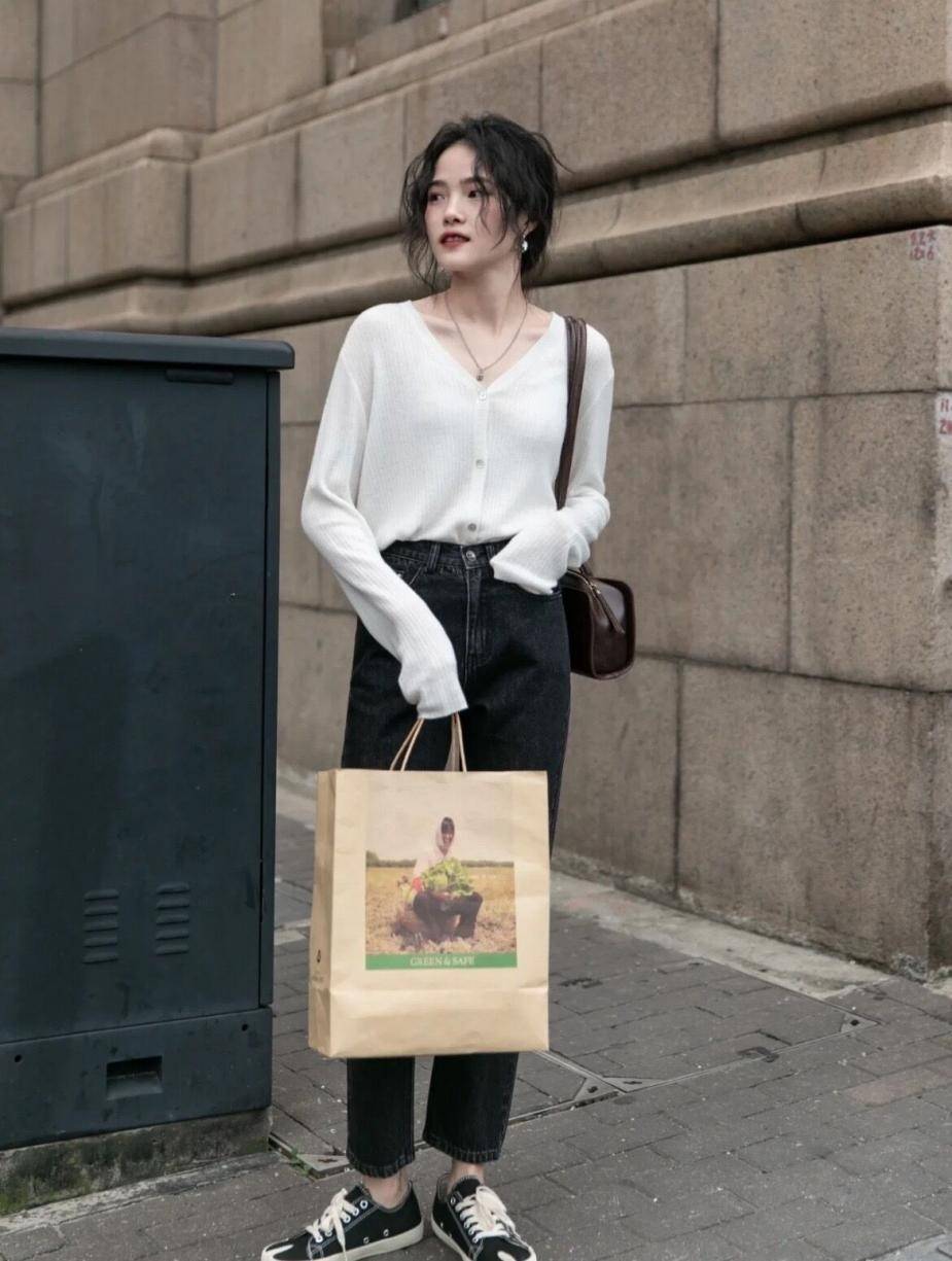 矮半截 同样是小个子“塞衣角”,有人显高有人又矮半截,对比差距太大