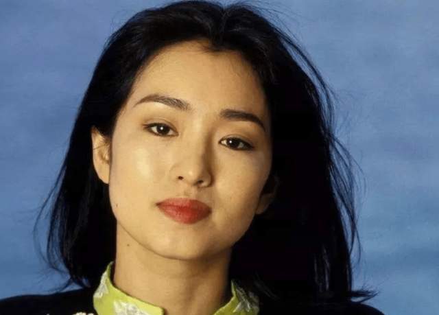 方脸别再追求“瓜子脸”了，这几位明星告诉你，方脸也能美丽大气