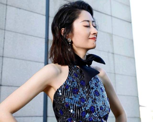 方脸别再追求“瓜子脸”了，这几位明星告诉你，方脸也能美丽大气