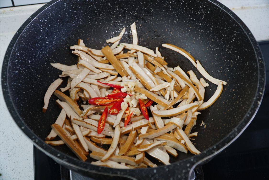 食谱|女神节到了,建议女人:多吃“3谷6菜”,少吃保健品,面色如桃花