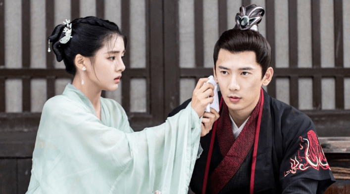 对比|同样是爱秋嫣入骨，把梁翊和秦暄放在一起对比，差距就出来了