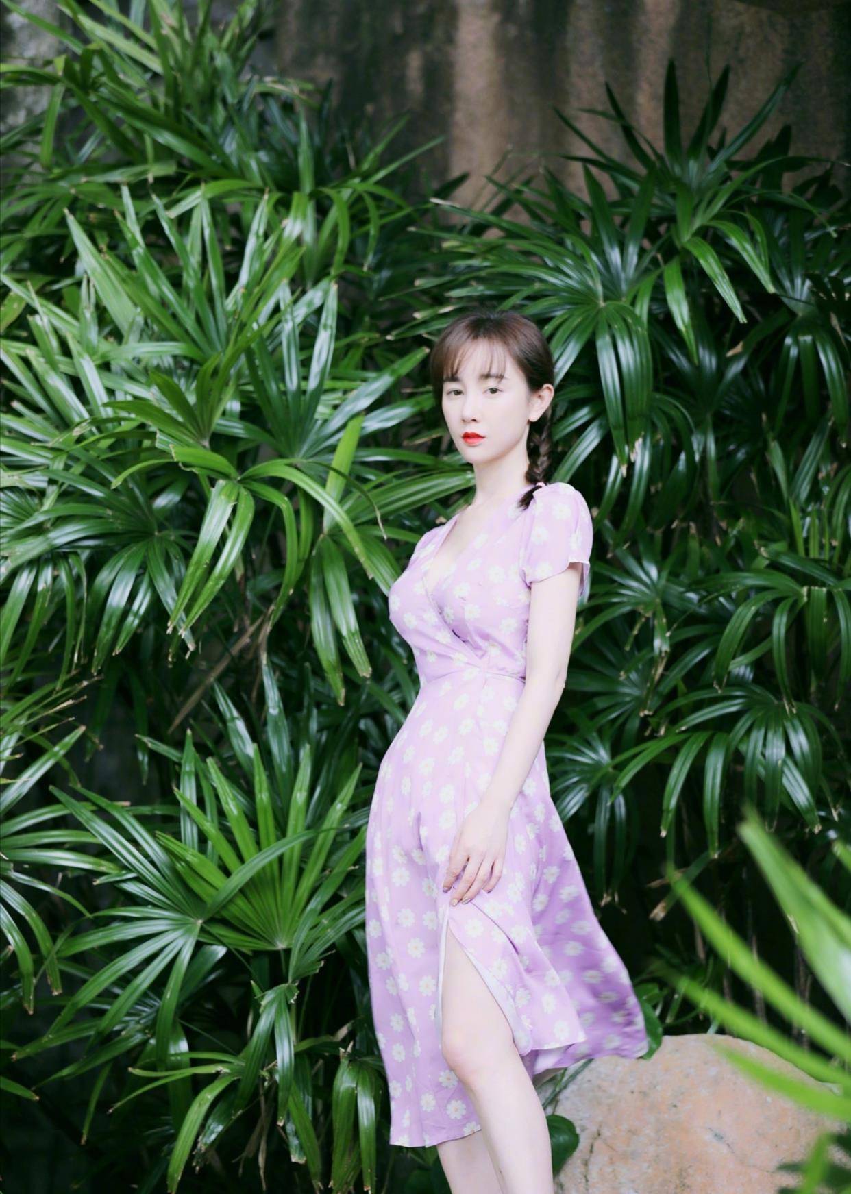 脸部张檬太可惜了!脸变僵了显老10岁,不过身材倒是越来越时尚了