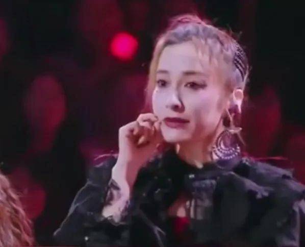 因为|厉害了我的姐！吴昕一脸认真拉票，句句戳心