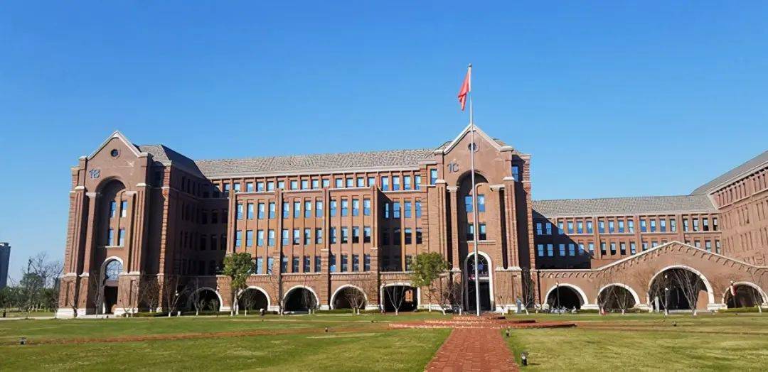 上海国际学校录取喜报uiuckcl曼大offer花落上海美达菲