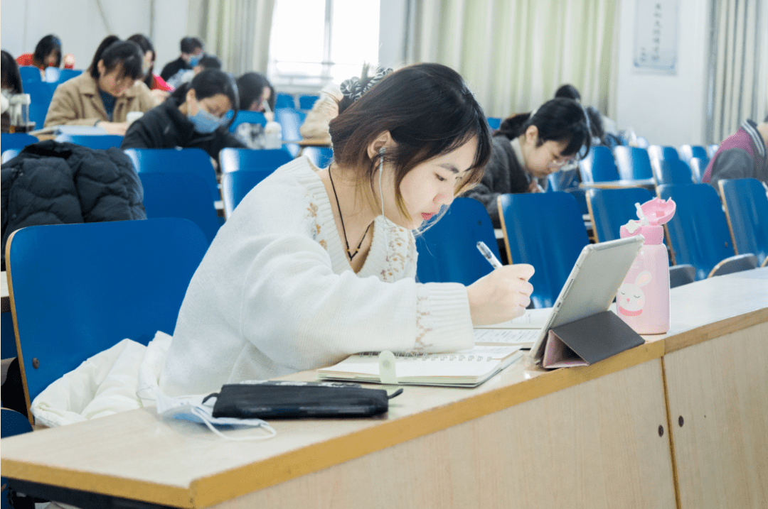 北京科技大学欢迎回家线下上课第一天