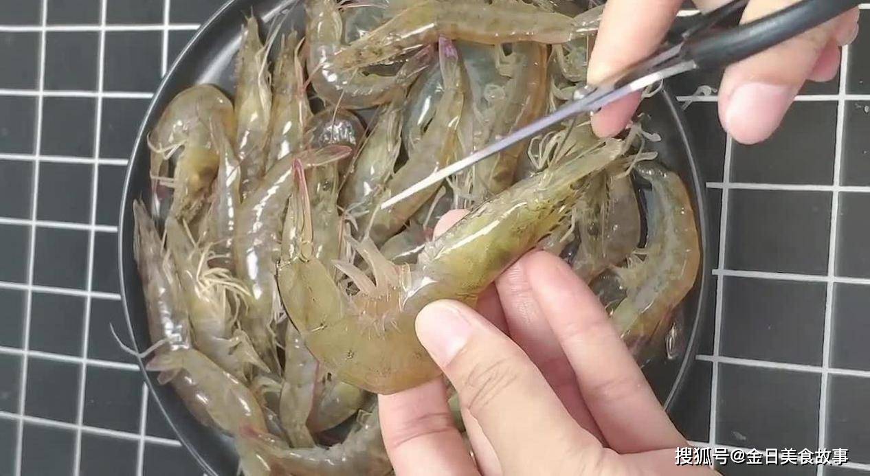 胡椒|干锅香辣虾的做法,麻辣鲜香油而不腻,干锅菜中的经典代表!